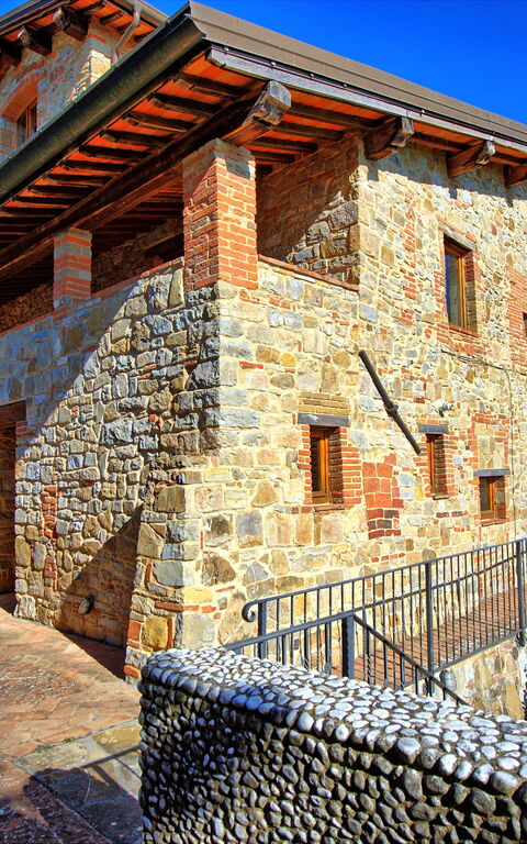 Torre: Exteriör, Utomhus