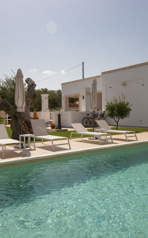 Terra Mater: Exteriör, slå samman, Utomhus