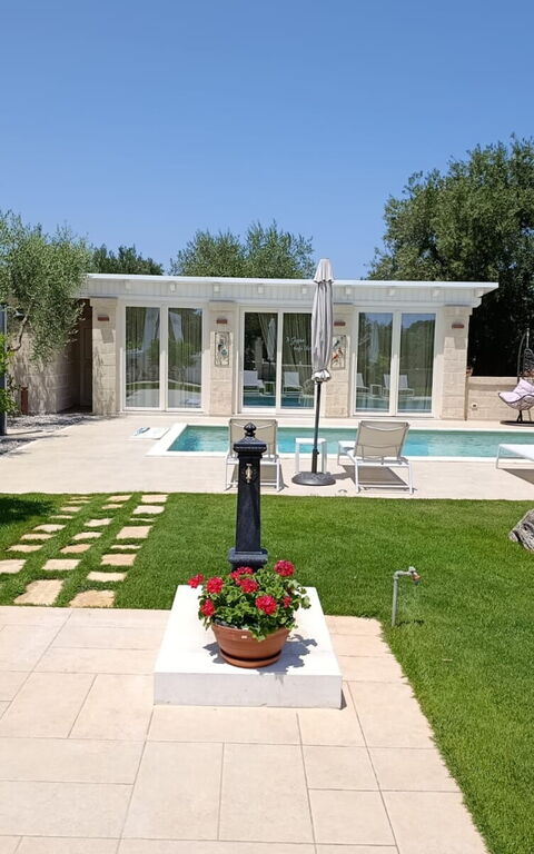 Terra Mater: Exteriör, slå samman, Trädgård, Utomhus