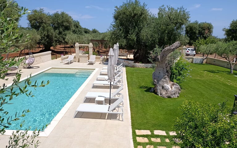 Terra Mater: Exteriör, slå samman, Trädgård, Utomhus