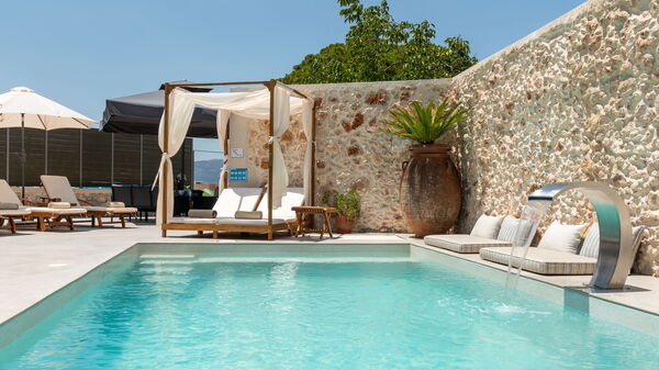 Villa Paul: Exteriör, slå samman, Utomhus