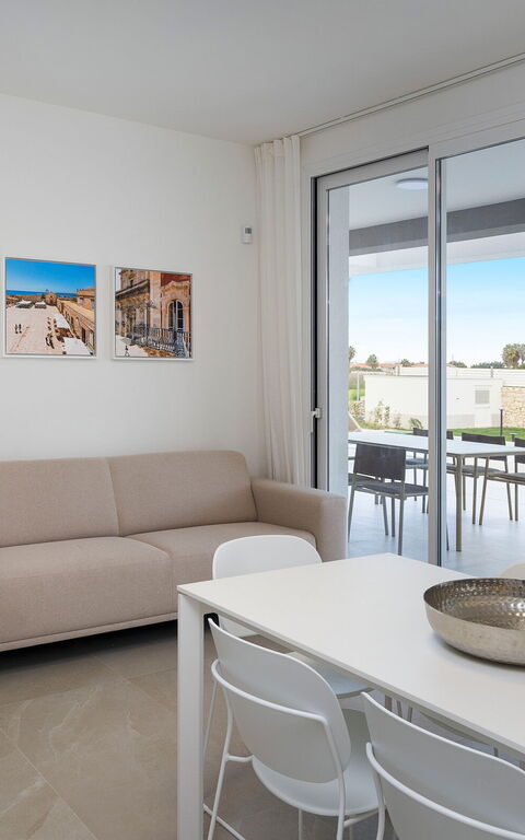 Villa Paradisus: Lunchrum, Vardagsrum