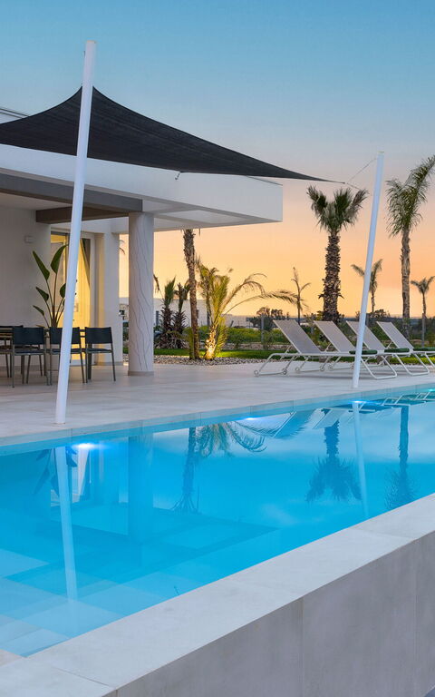 Villa Paradisus: Exteriör, slå samman, Utomhus