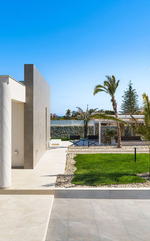 Villa Paradisus: Exteriör, Trädgård, Utomhus