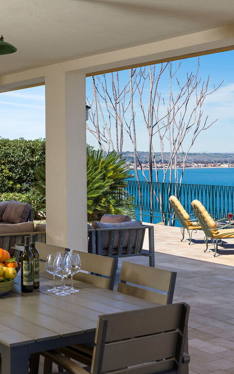 Villa Coralia: Exteriör, Utomhus, Visningar