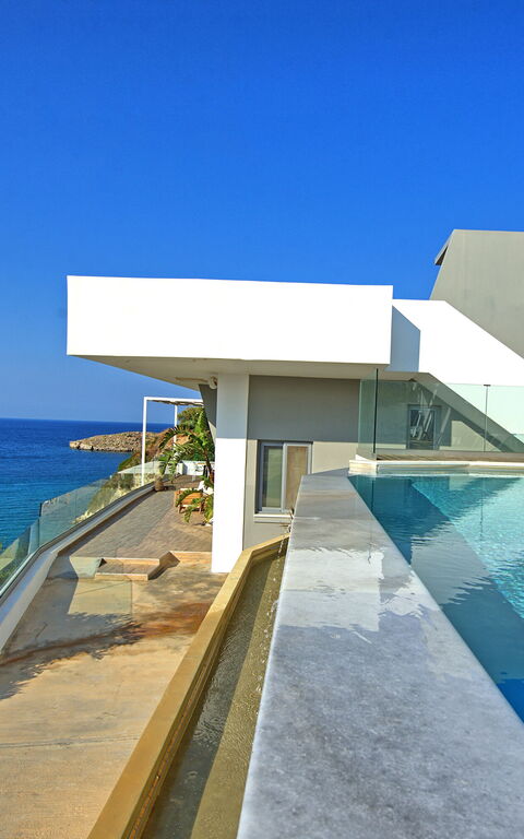 Villa Sapphire: slå samman, Utomhus, Visningar