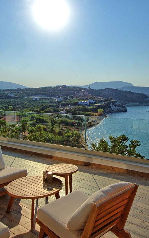 Villa Sapphire: Utomhus, Visningar