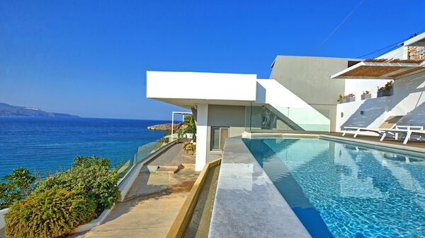 Villa Sapphire: slå samman, Utomhus, Visningar