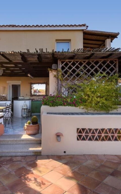 Lentischio: Exteriör, Utomhus