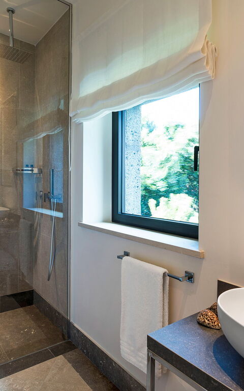 Villa Acqua Marina: Badrum