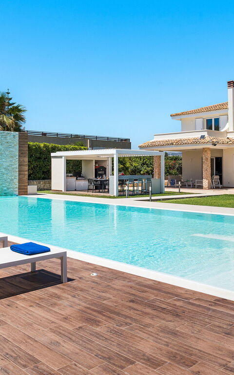 Villa Dilecta: Exteriör, slå samman, Utomhus