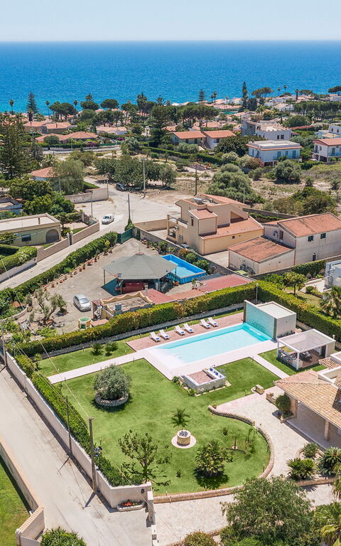 Villa Dilecta: slå samman, Visningar