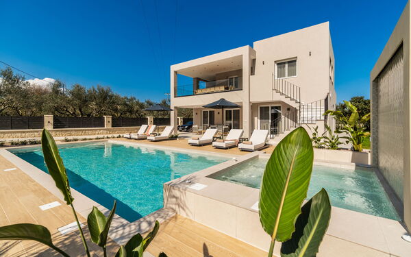 Villa Serenity: Exteriör, slå samman, Utomhus