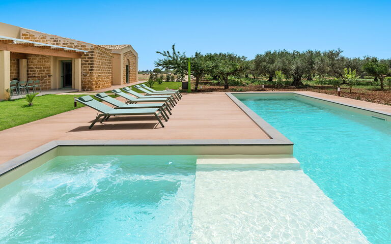 Villa Cavalè: Exteriör, slå samman, Utomhus