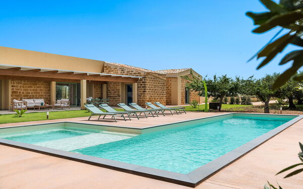 Villa Cavalè: Exteriör, slå samman, Utomhus