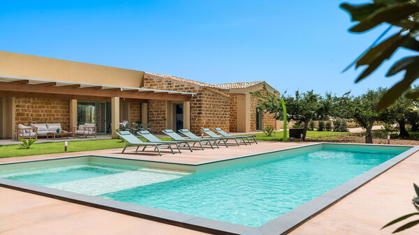 Villa Cavalè: Exteriör, slå samman, Utomhus