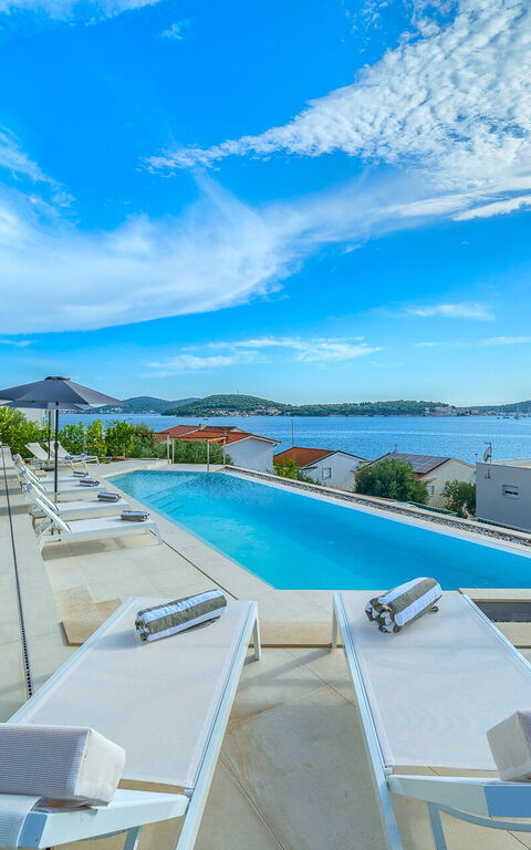 Villa Allina: Exteriör, slå samman, Utomhus, Visningar