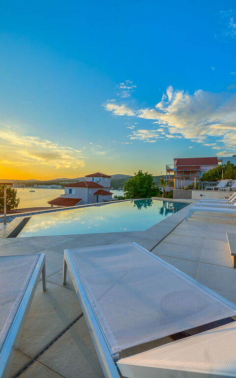 Villa Allina: Exteriör, slå samman, Utomhus, Visningar