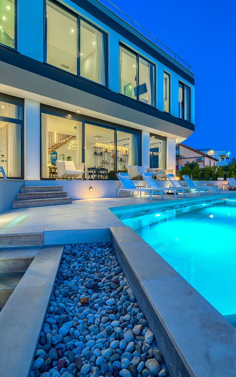 Villa Allina: Exteriör, slå samman, Utomhus, Visningar