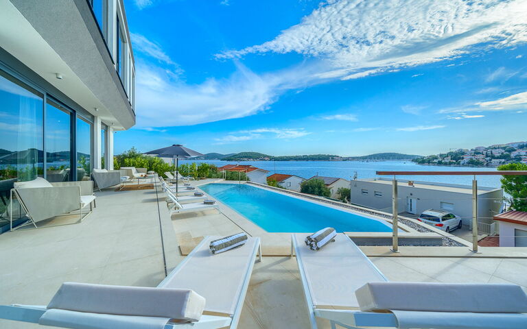 Villa Allina: Exteriör, slå samman, Utomhus, Visningar