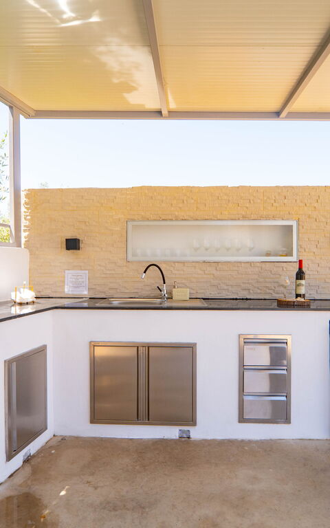 Christianna Apartments: Utomhus