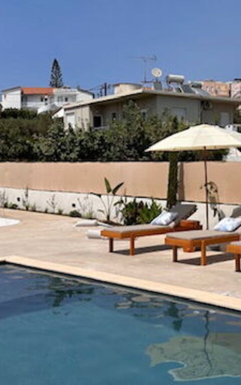 Christianna Apartments