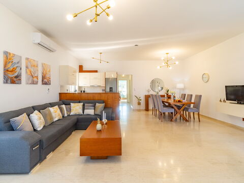 Christianna Apartments