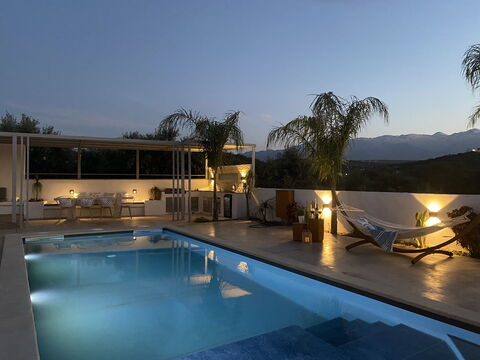 Christianna Apartments