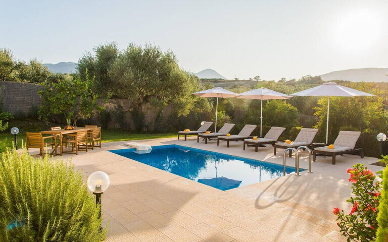 Villa Aetheria: Exteriör, slå samman, Utomhus, Visningar