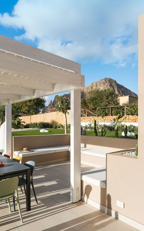 Villa Castalia: Exteriör, Utomhus