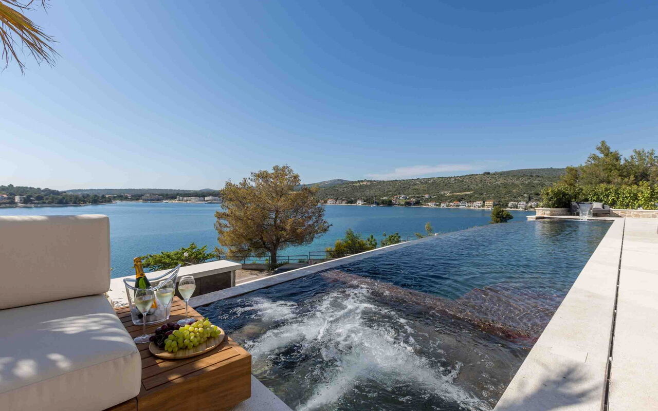 Villa Olive Vista 1: Exteriör, slå samman, Utomhus, Visningar