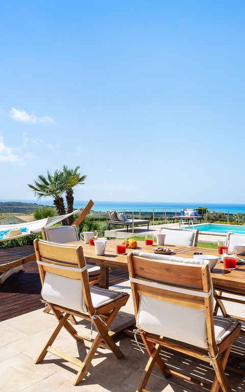 Villa Erakle: Exteriör, Trädgård, Utomhus, Visningar