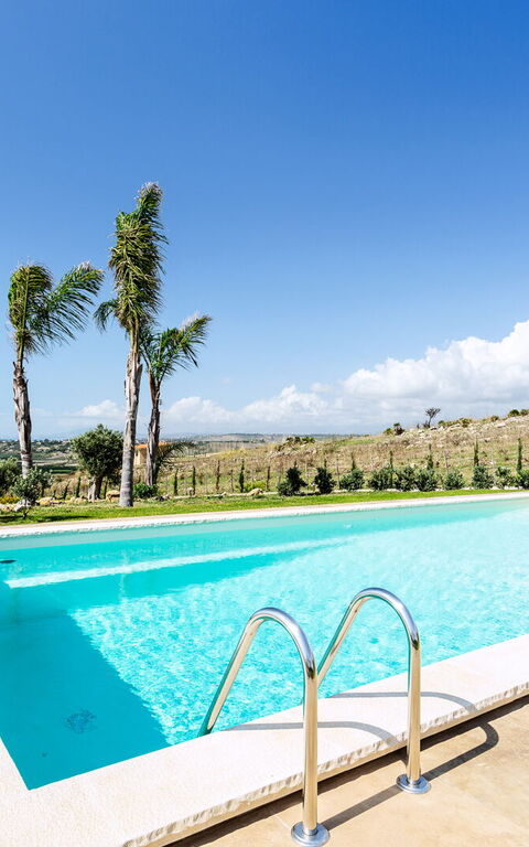 Villa Erakle: Exteriör, slå samman, Utomhus, Visningar