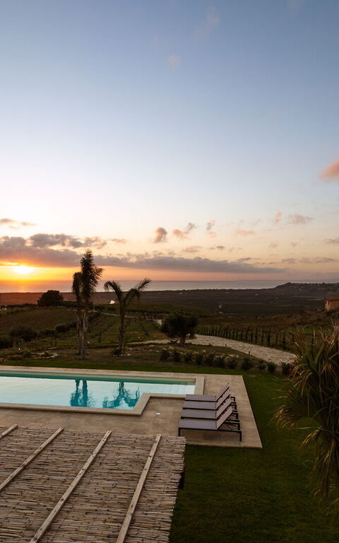 Villa Erakle: Exteriör, Utomhus, Visningar