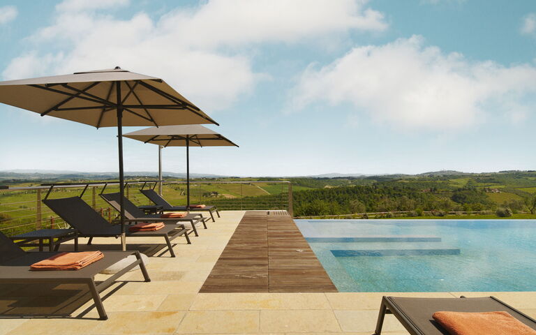 Villa Elmi: Exteriör, slå samman, Utomhus, Visningar