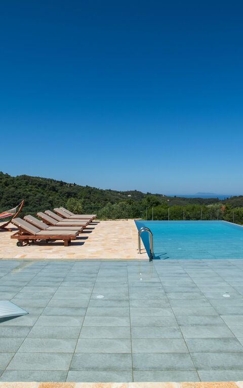 Villa Sunset: slå samman, Utomhus