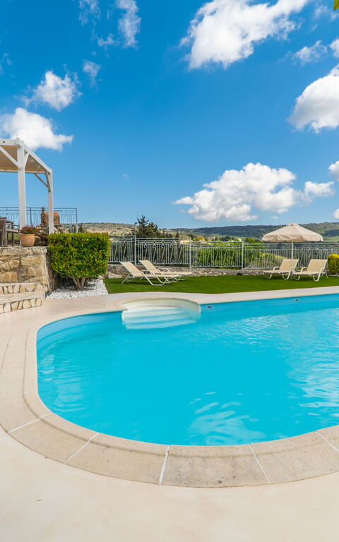 Villa Faye: slå samman, Sommar, Utomhus, Vår