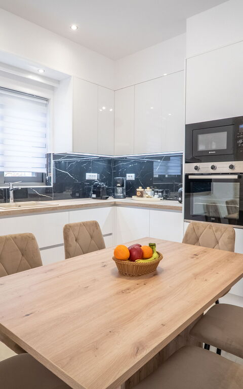 Villa Blini: Kök, Lunchrum