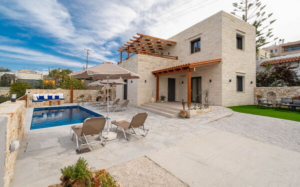 Villa Blini: Exteriör, slå samman, Utomhus