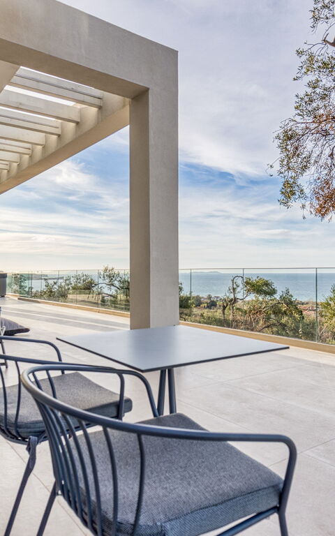 Villa Dominante: Balkong / terrass / uteplats, Exteriör, Utomhus, Visningar