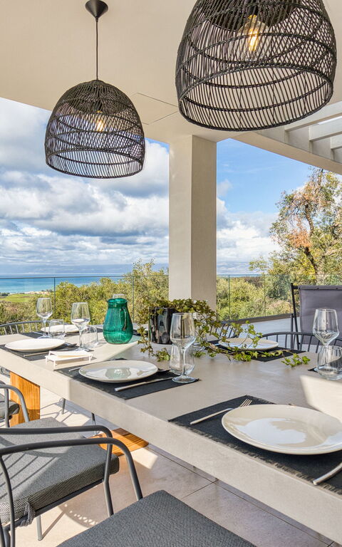 Villa Dominante: Exteriör, Utomhus, Visningar