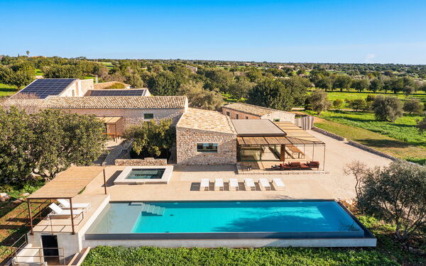 Villa Ninetta: Exteriör, slå samman, Utomhus