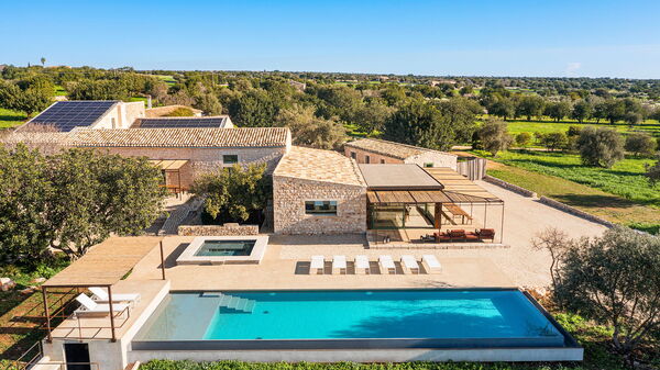 Villa Ninetta: Exteriör, slå samman, Utomhus