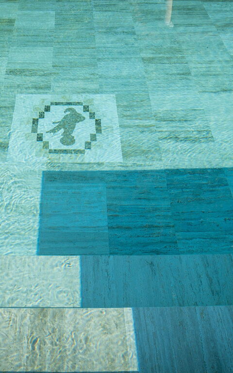 Borgo Ariano: Exteriör, Utomhus