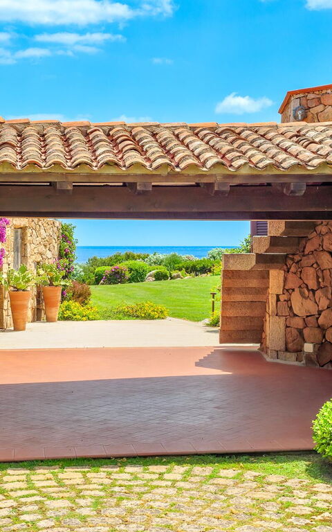 Villa Silenis: Exteriör, Utomhus