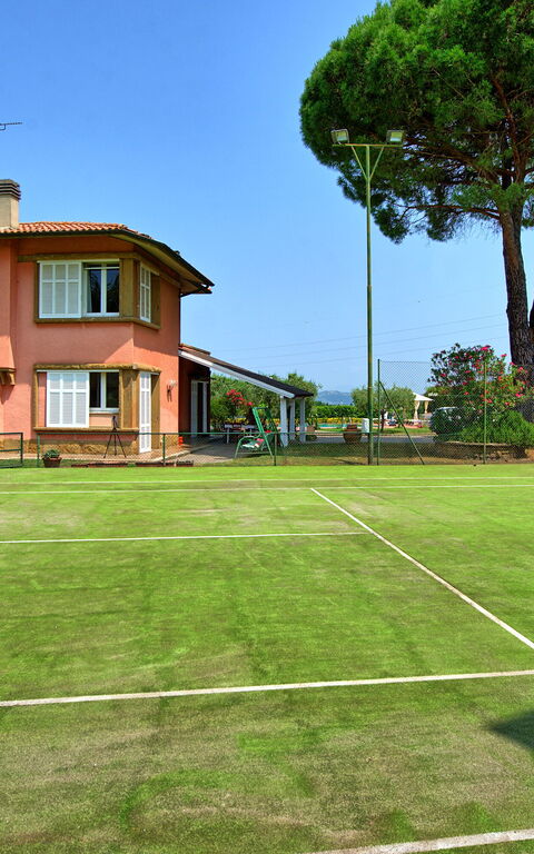 Villa Adriana: Exteriör, Utomhus