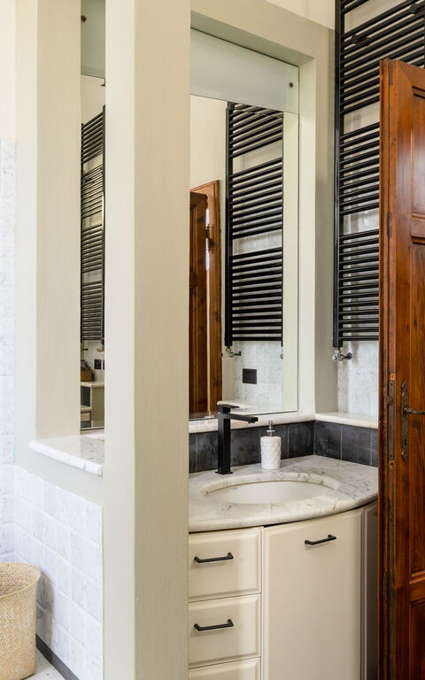 Villa Silvia: Badrum