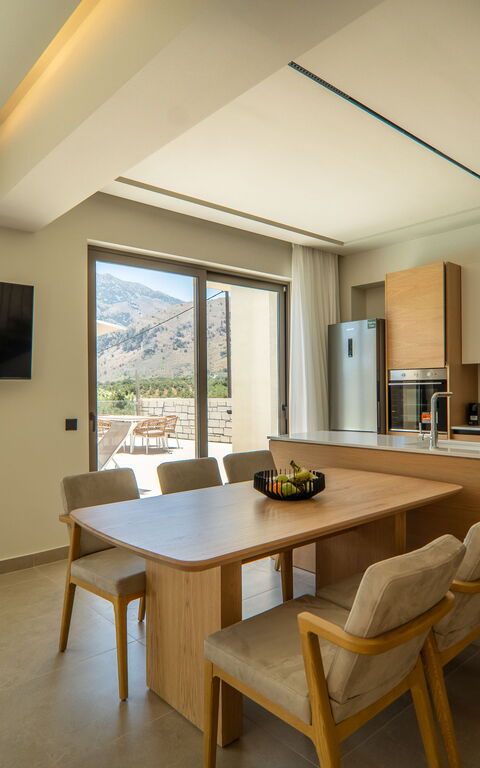 Villa Zen Aphrodite: Kök, Lunchrum