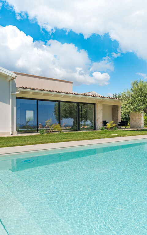 Netina Domus: slå samman, Trädgård, Utomhus