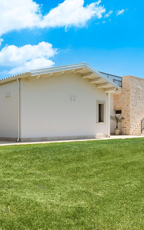 Netina Domus: Trädgård, Utomhus